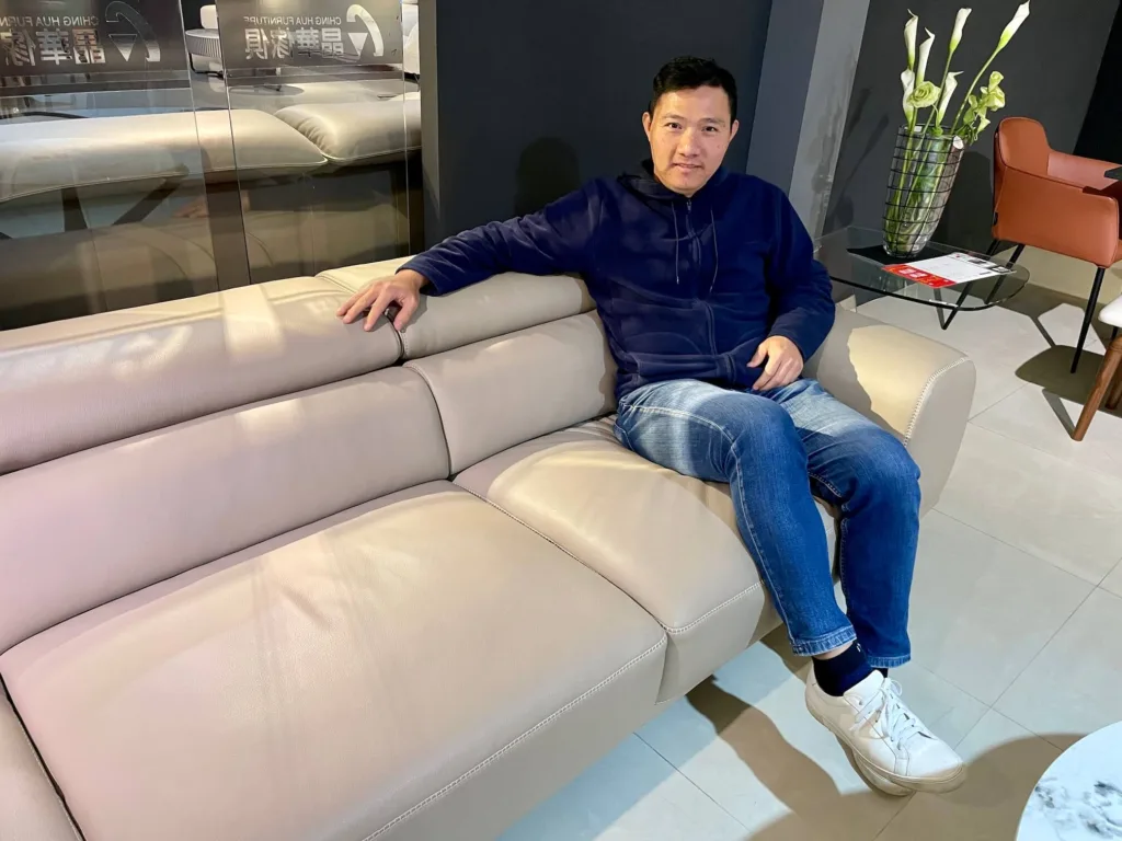 新竹家具推薦　頭枕降下當低背沙發